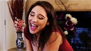 Petite Brunette Abella mengambil banyak Charles Thundercock Cumi8yt