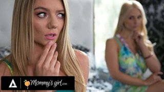 Cemburu Milf Sarah Vandella Mengambil Stepdaught Hot Blonde Molly Mae untuk dirinya sendiri - Bagian 1